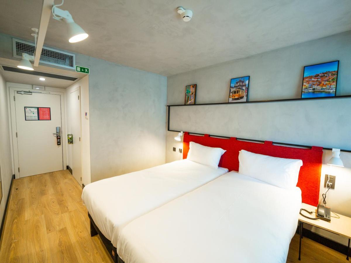 Ibis Porto Centro Mercado Bolhao Bagian luar foto